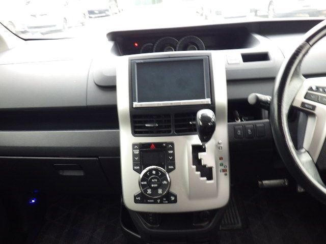 TOYOTA NOAH – 2013 – ZRR70G TOYOTA NOAH – 2013 – ZRR70G