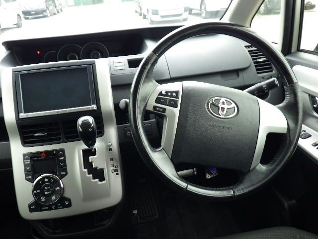 TOYOTA NOAH – 2013 – ZRR70G TOYOTA NOAH – 2013 – ZRR70G