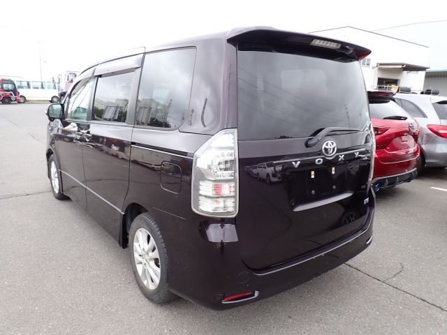 TOYOTA VOXY – 2013 – ZRR70W