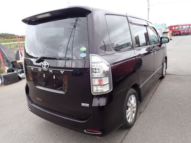 TOYOTA VOXY – 2013 – ZRR70W