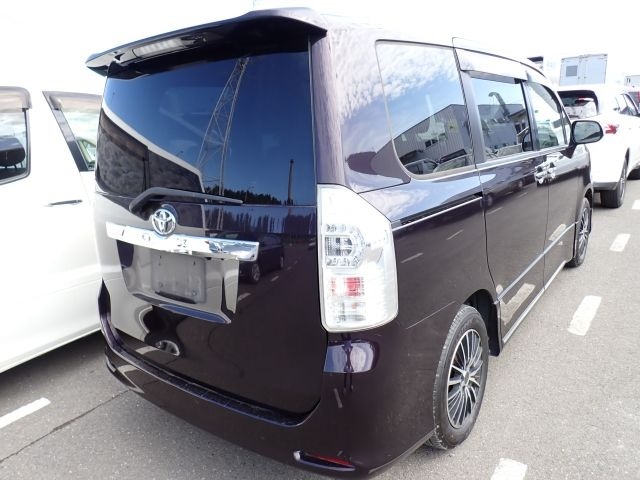 TOYOTA VOXY – 2013 – ZRR70W