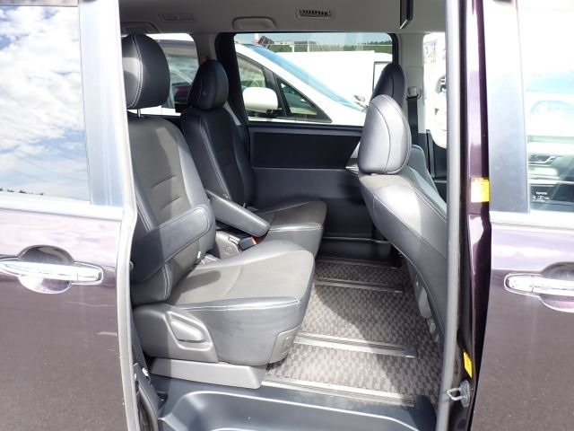 TOYOTA VOXY – 2013 – ZRR70W