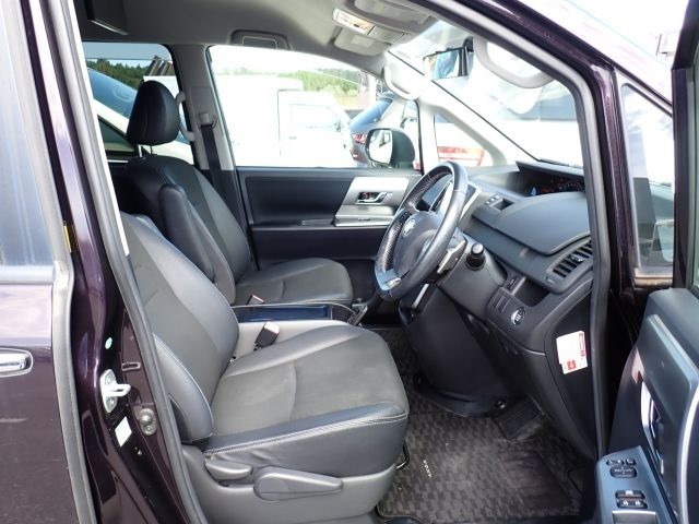 TOYOTA VOXY – 2013 – ZRR70W