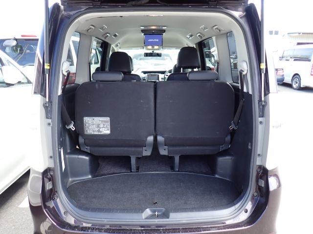 TOYOTA VOXY – 2013 – ZRR70W