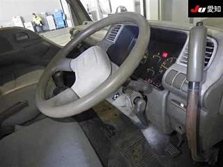 ISUZU ELF – 1996 – NKR66ED