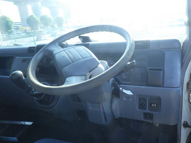 MITSUBISHI CANTER 2005 – FE82DE