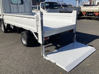 MAZDA TITAN – 2004 – SYE6T