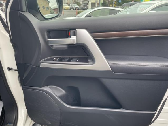 TOYOTA LAND CRUISER – 2019 – URJ202W