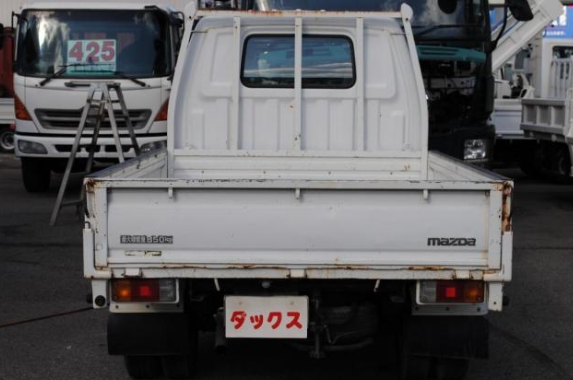 MAZDA BONGO TRUCK – 2003 – SK82T