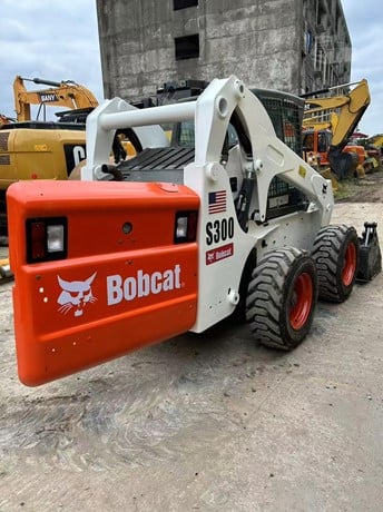 BOBCAT S300 2023