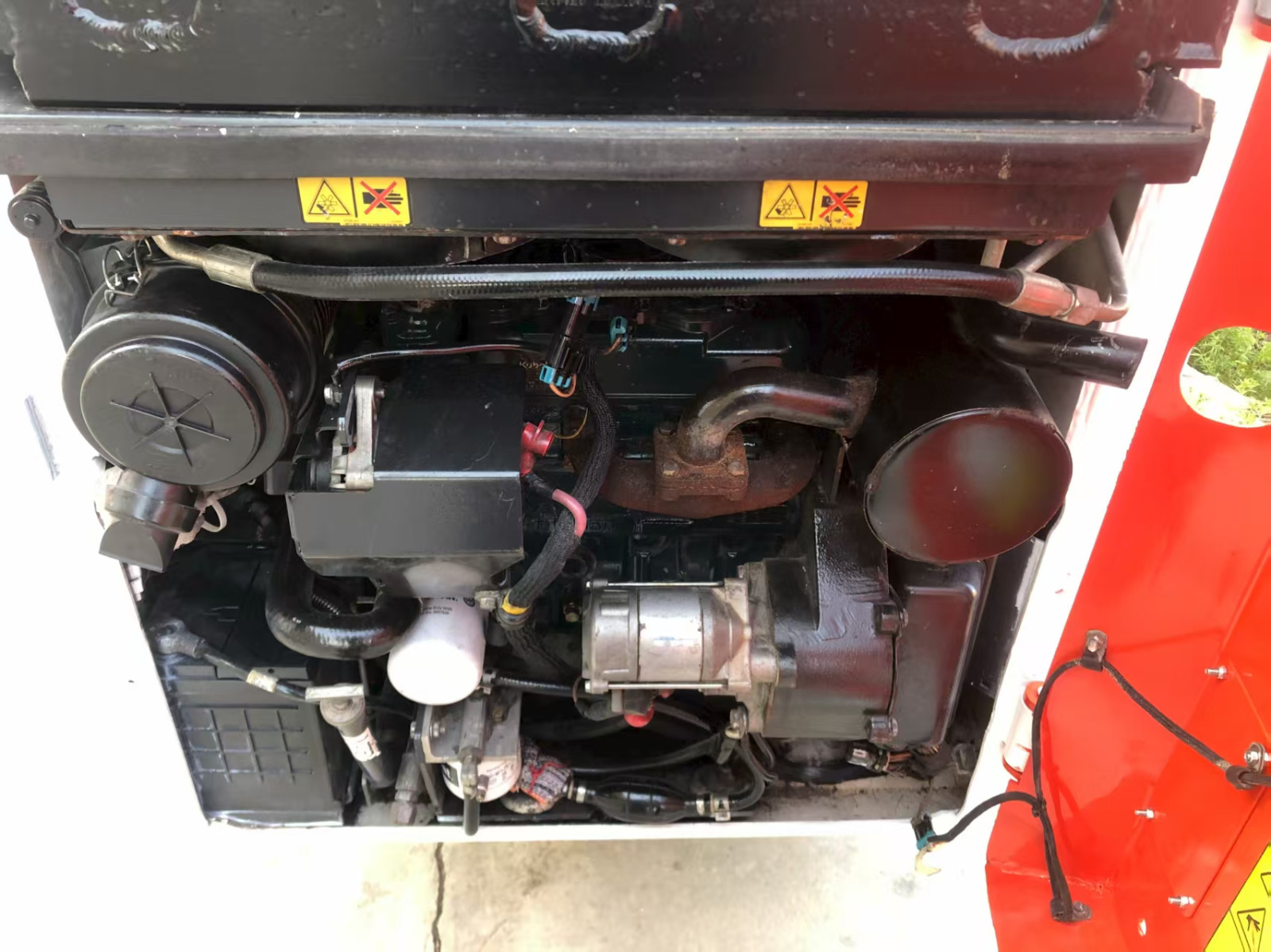 BOBCAT Year :2024 – Working hours 250 , 24.6 liters