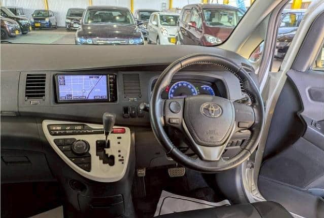 TOYOTA ISIS – 2016 – ZGM11