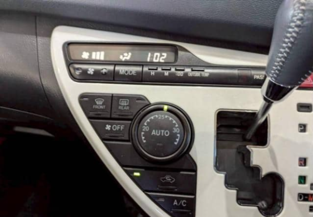 TOYOTA ISIS – 2016 – ZGM11