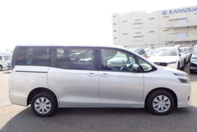 TOYOTA VOXY – 2017 – ZRR85