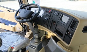 SINOTRUK HOWO A7 CARGO TRUCK – 2024