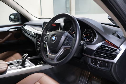 BMW X5 – 2015 – WBAKR020800