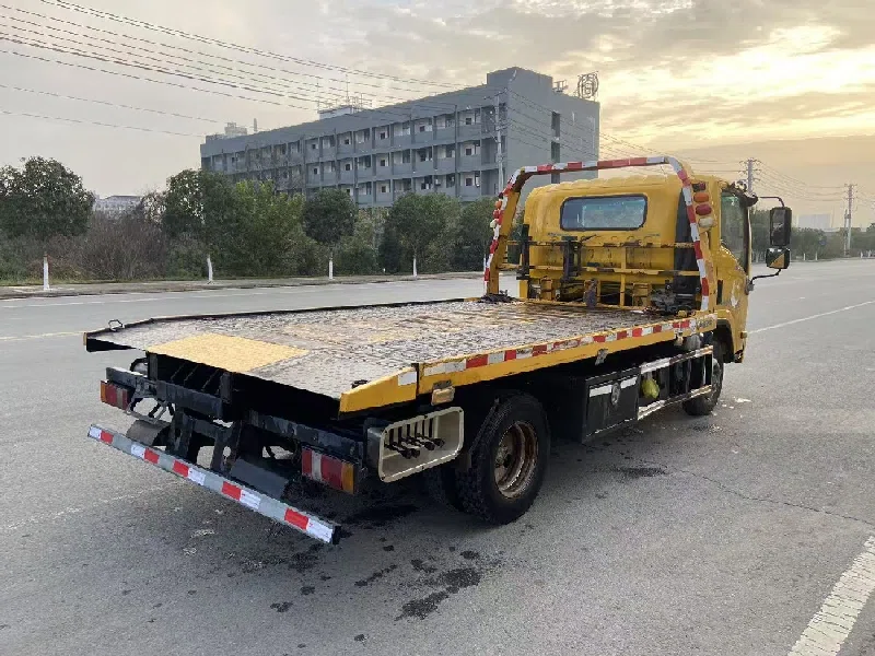 ISUZU – 2022 – KV100