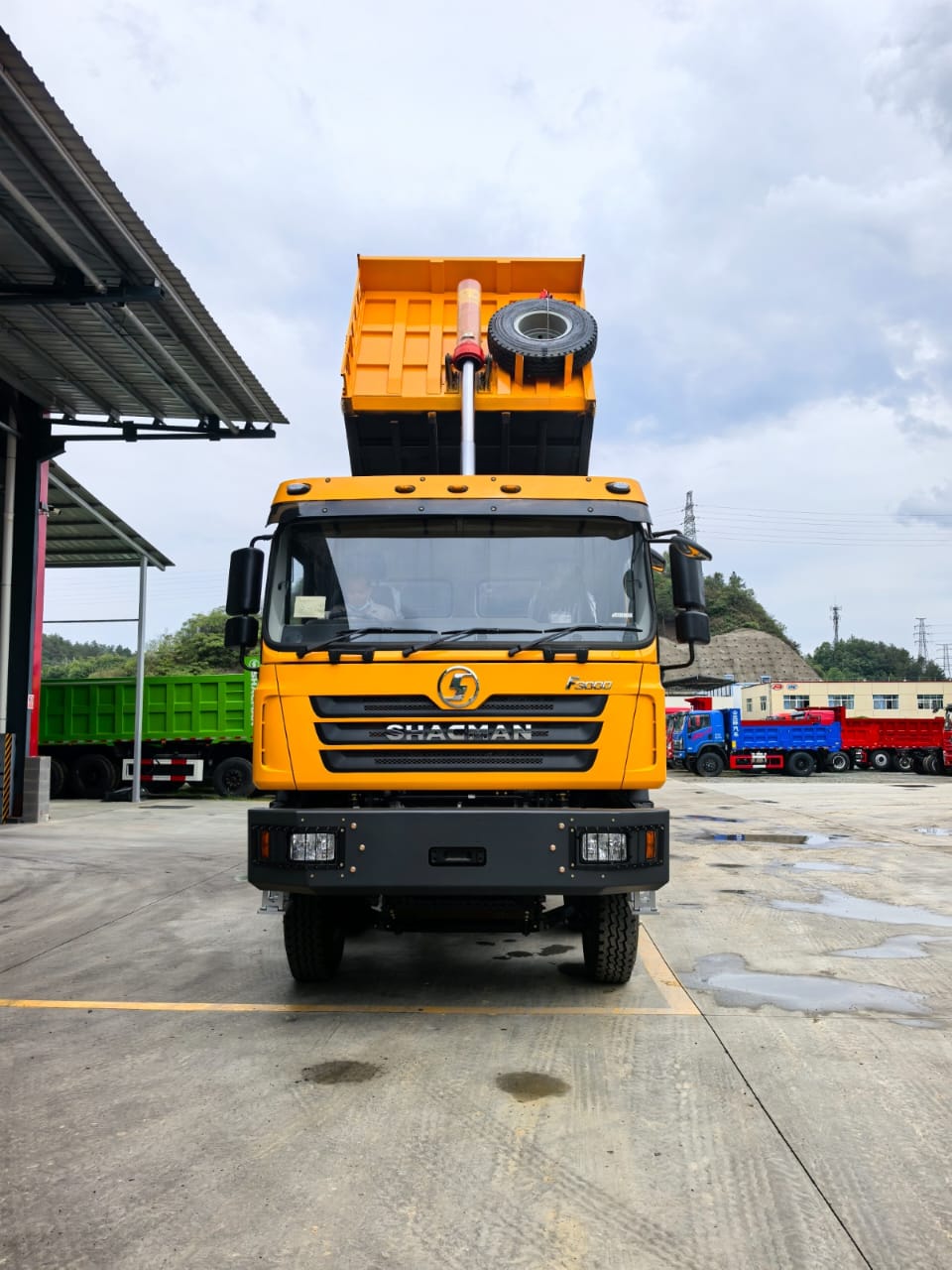 Shacman – 2024 – SX3315DU406F3000