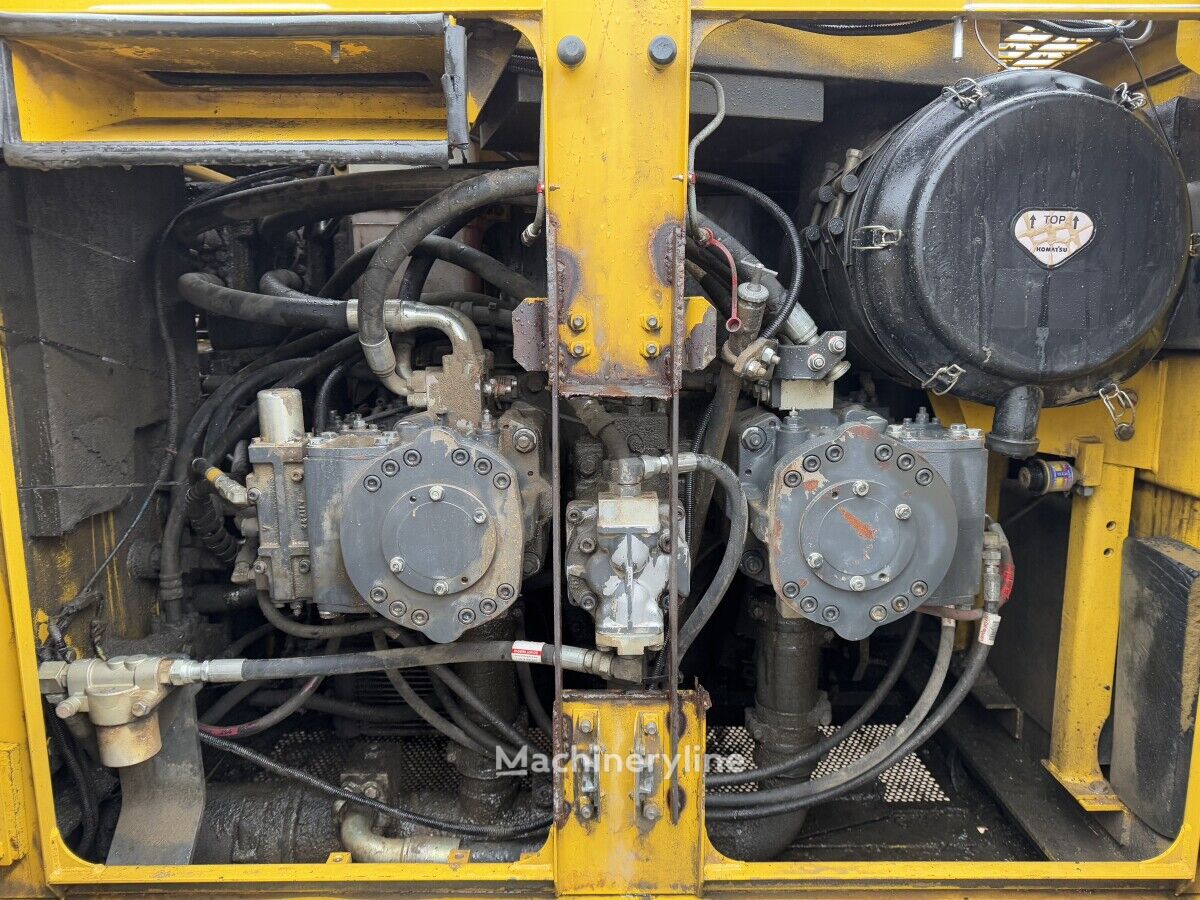 KOMATSU – 2015 – PC700LC