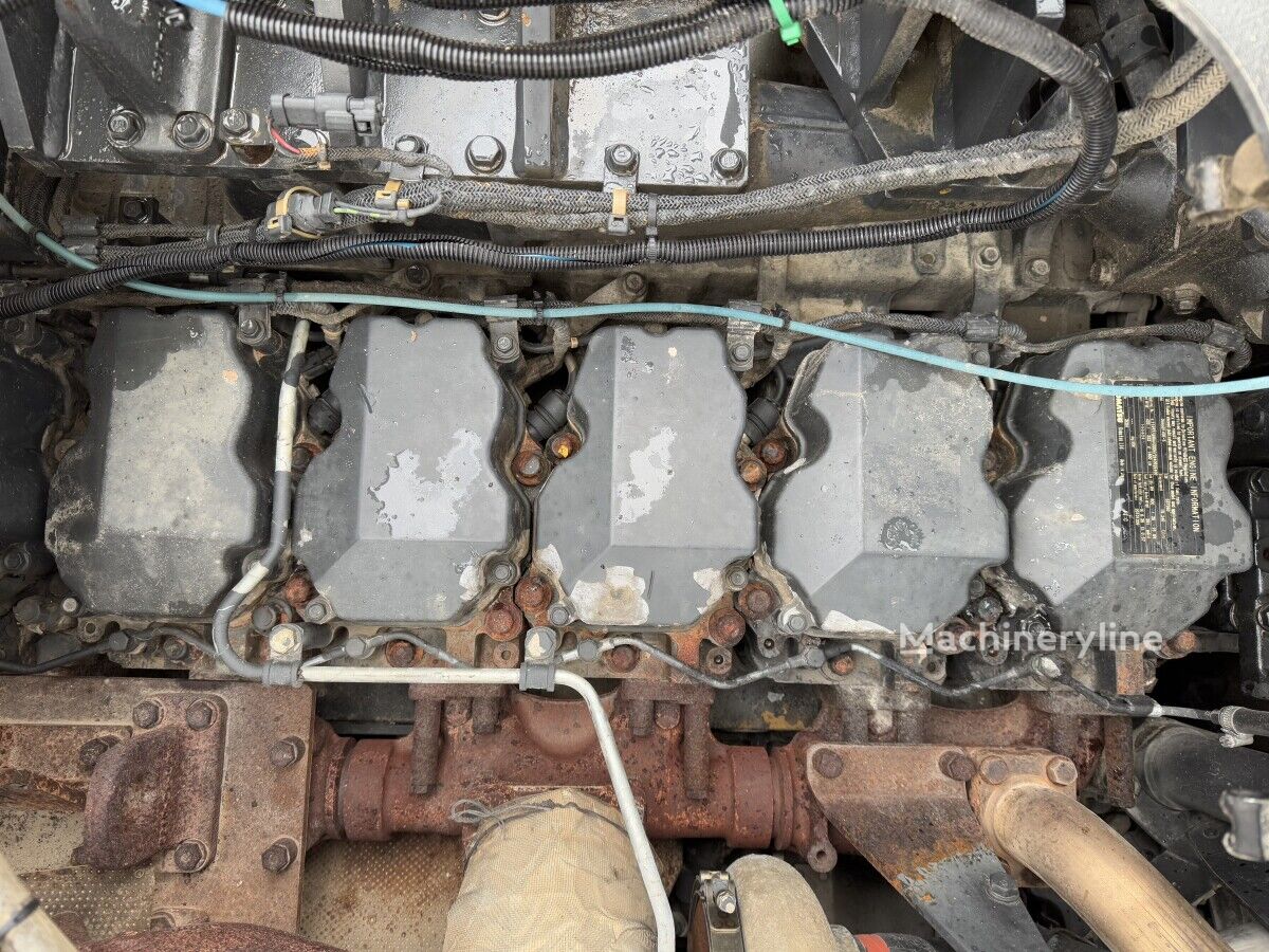 KOMATSU – 2015 – PC700LC