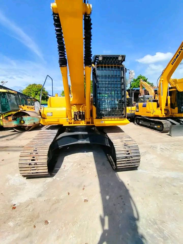 KOMATSU EXCAVATOR PC210-8N1 – WITH BREAKER LINE
