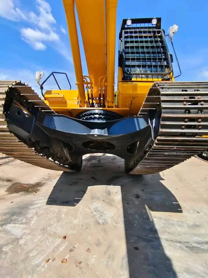 KOMATSU EXCAVATOR PC210-8N1 – WITH BREAKER LINE