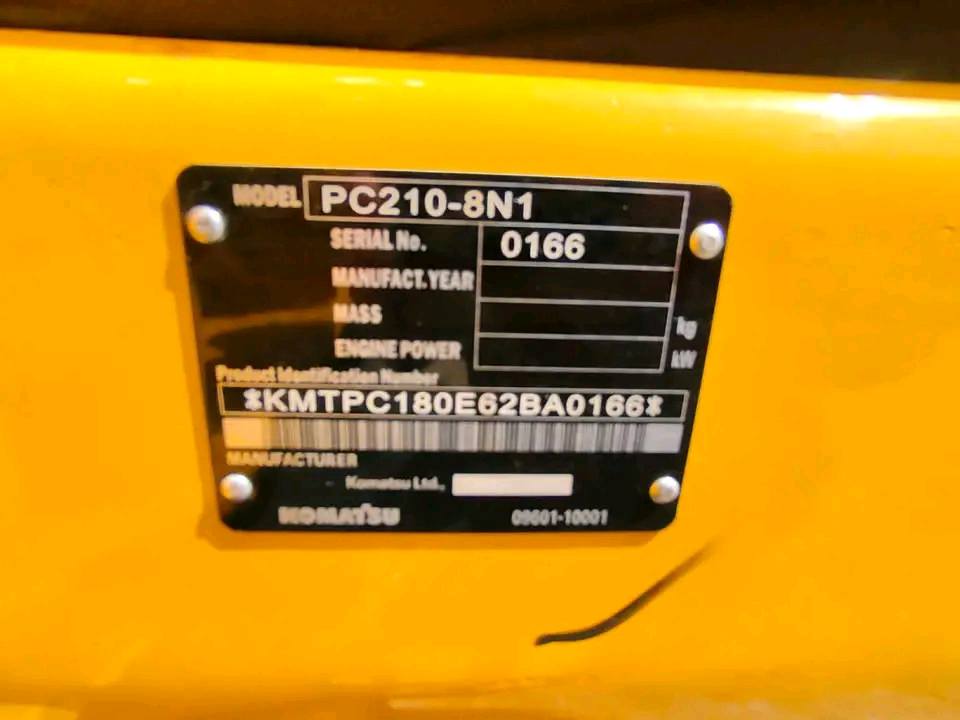 KOMATSU EXCAVATOR PC210-8N1 – WITH BREAKER LINE