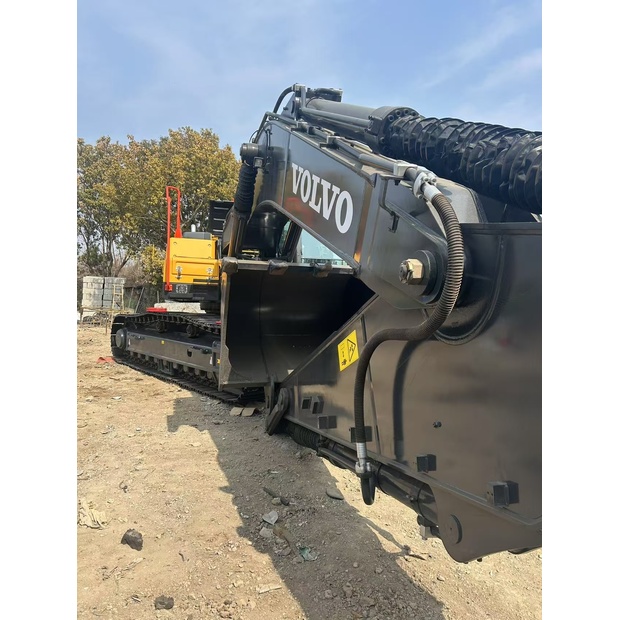 VOLVO – 2023 – EC480DL