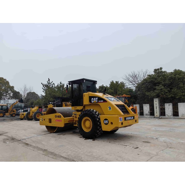 CATERPILLAR – 2019 – CS683E