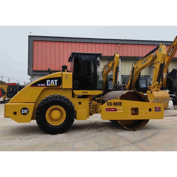 CATERPILLAR – 2019 – CS683E