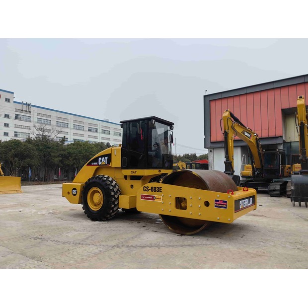 CATERPILLAR – 2019 – CS683E