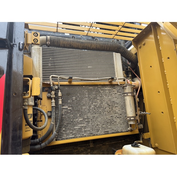 CATERPILLAR – 2024 – 323D2L
