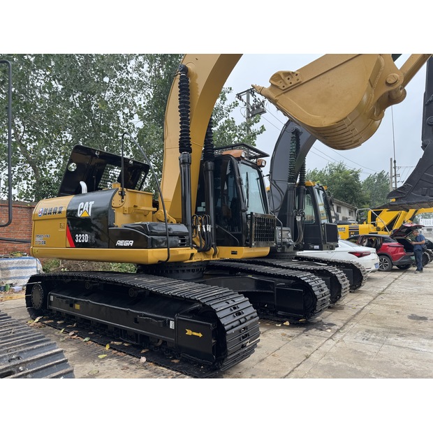 CATERPILLAR – 2024 – 323D2L