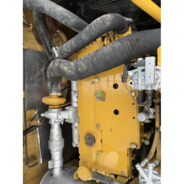 CATERPILLAR – 2024 – 323D2L