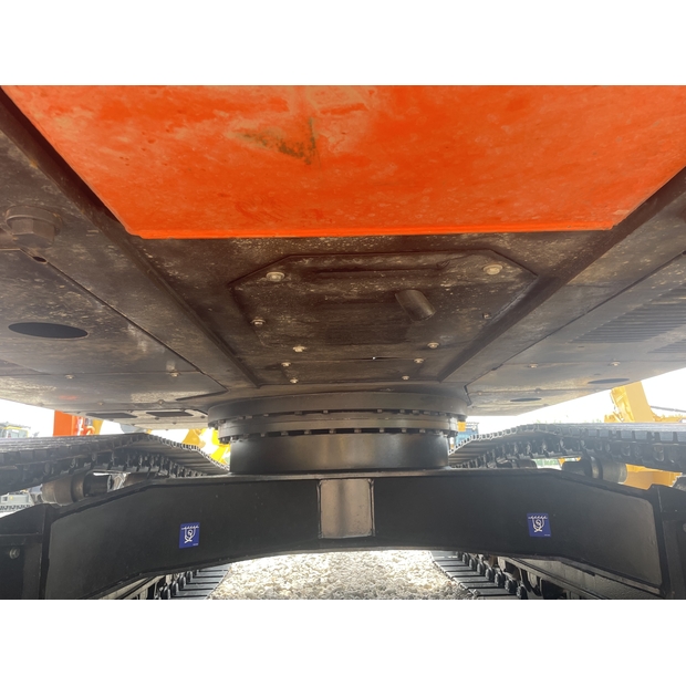 Hitachi – 2023 – ZX200