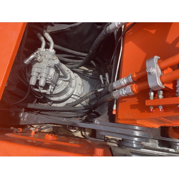 Hitachi – 2023 – ZX200