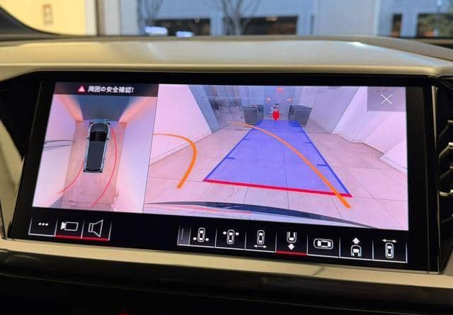 AUDI E-TRON – 2022 – Q4