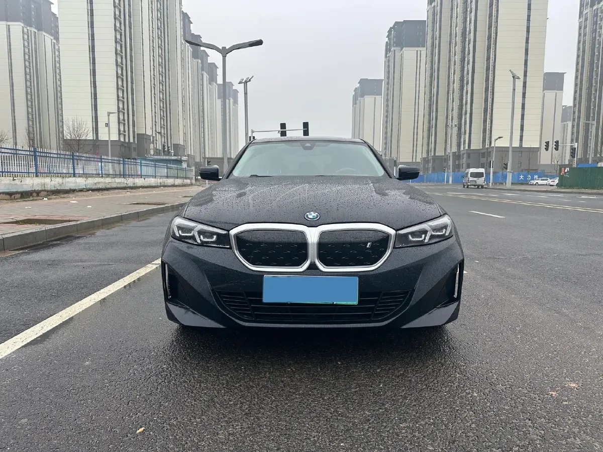 BMW – 2025 – I3 BEV 70KWH