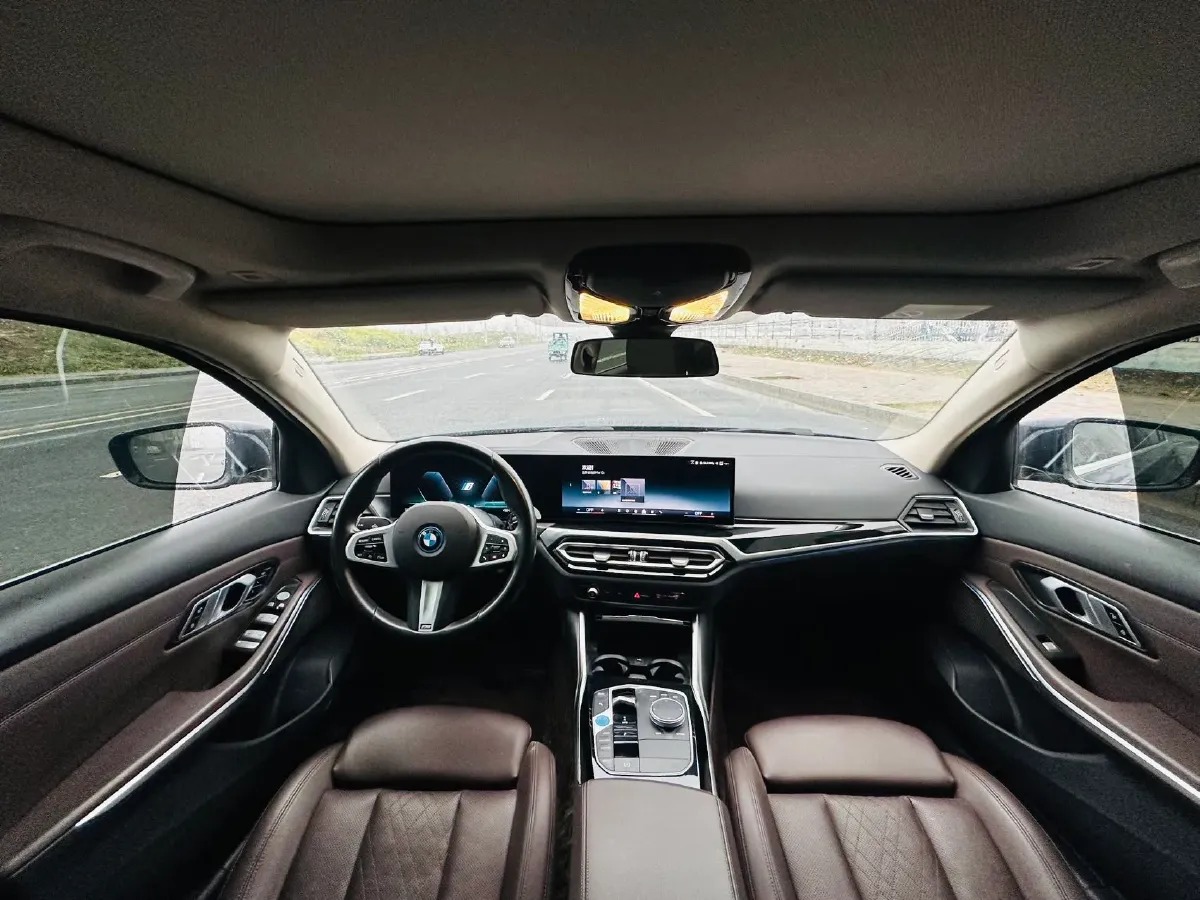 BMW – 2025 – I3 BEV 70KWH