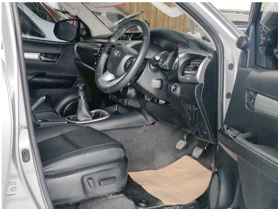 2021 TOYOTA HILUX REVO D4 HIGH 2.8 MT 4WD — TOP PERFORMANCE