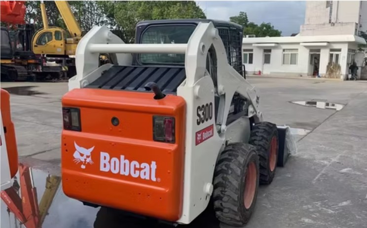 Used Mini Skid Steer Loader Bobcat S300 Wheel Small