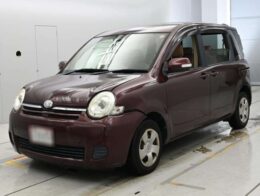 TOYOTA SIENTA 2014 – Brown
