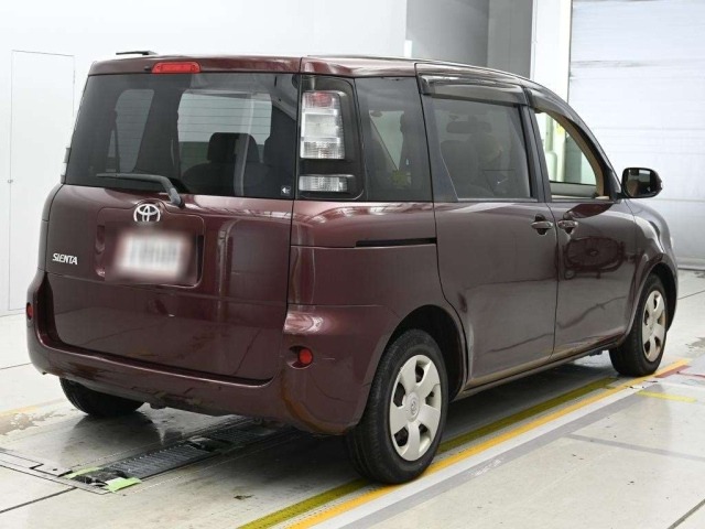 TOYOTA SIENTA 2014 – Brown