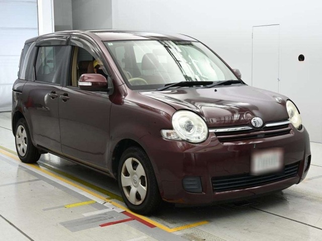 TOYOTA SIENTA 2014 – Brown
