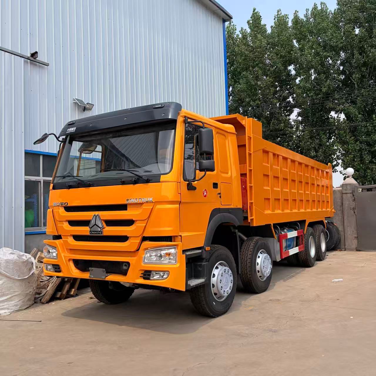 Sinotruk Howo 8×4 Dump Truck – China
